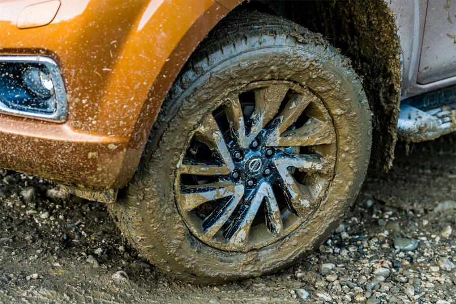 Колеса Nissan Navara Double Cab (D23) 2017 года  (WW) (фото 8 из 10)
